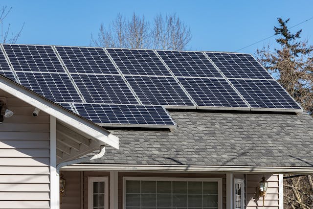 De opbrengst van zonnepanelen: Waarom zonnepanelen kopen de investering waard is